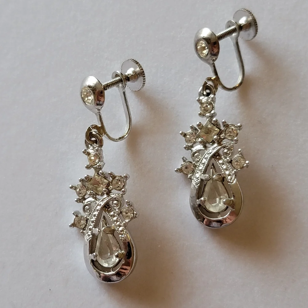 Vintage Signed Lustern Designer Earrings Screwback Rhinestone Accent